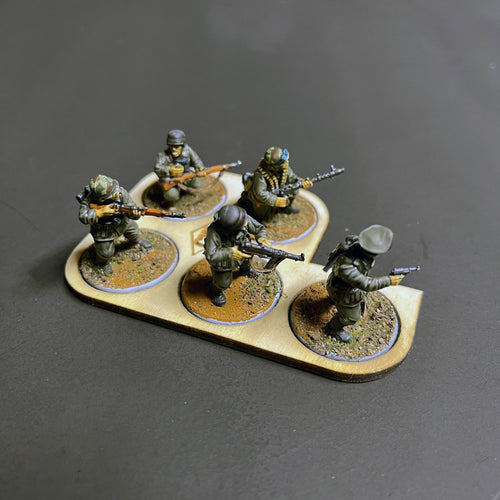 28mm Infantry Movement Trays (2) – Holds 5 (25mm Base) Models Each – Laser Cut 3mm Basswood by COV Werks